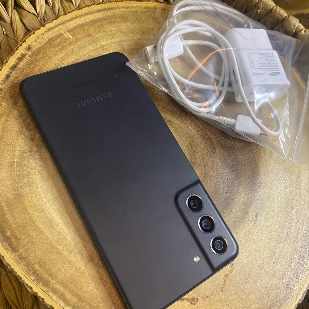 Samsung Galaxy S21 5G 128GB unlocked for any company